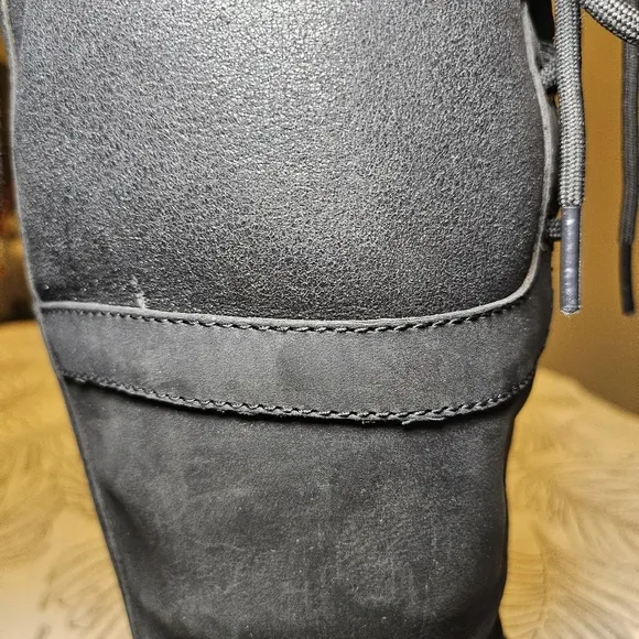 VGUC UGG Elsa Waterproof Lace Black Boots Sherpa Lined Sz 7.5