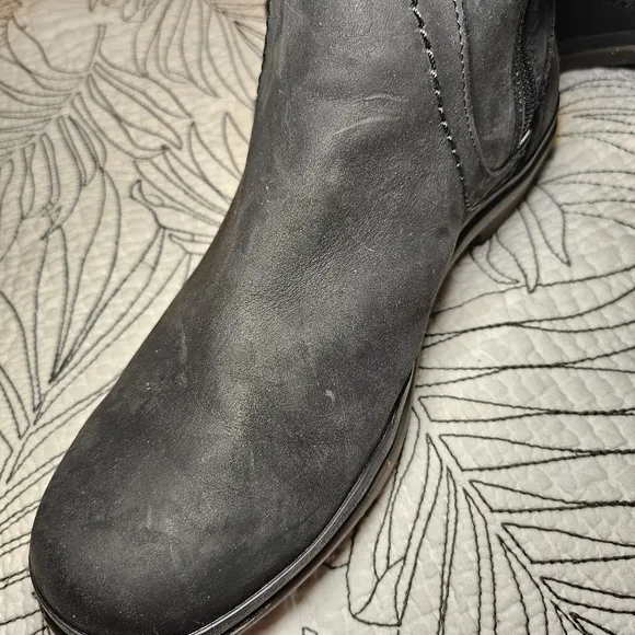 VGUC UGG Elsa Waterproof Lace Black Boots Sherpa Lined Sz 7.5