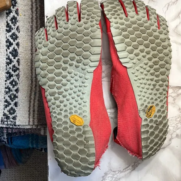 Vibram FiveFingers Red Athletic Shoes Mens 11.5