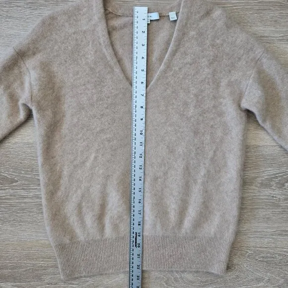 Vince 100% Cashmere V-Neck Pullover Sweater – XXS – New Without Tags