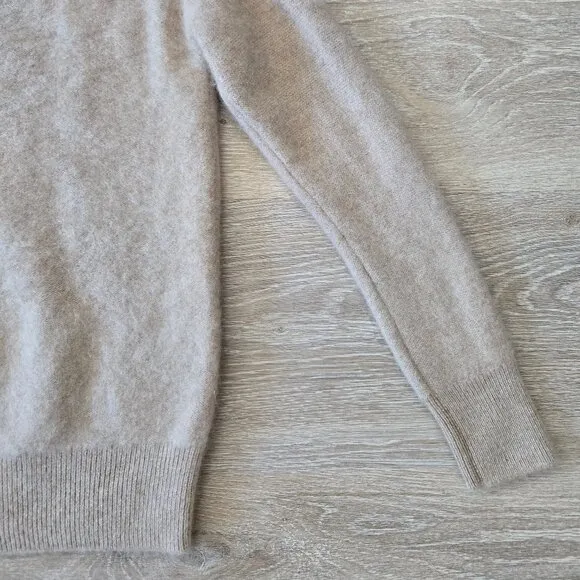 Vince 100% Cashmere V-Neck Pullover Sweater – XXS – New Without Tags