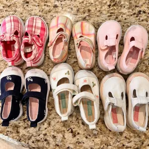 VINTAGE BABY GAP CANVAS sneakers Toddler size 6