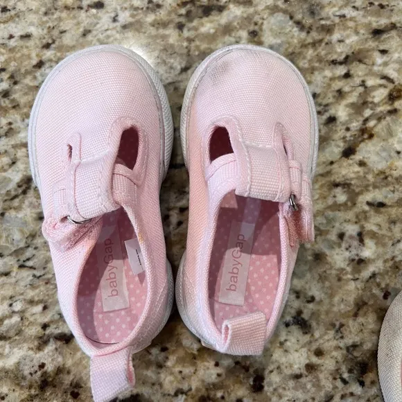 VINTAGE BABY GAP CANVAS sneakers Toddler size 6