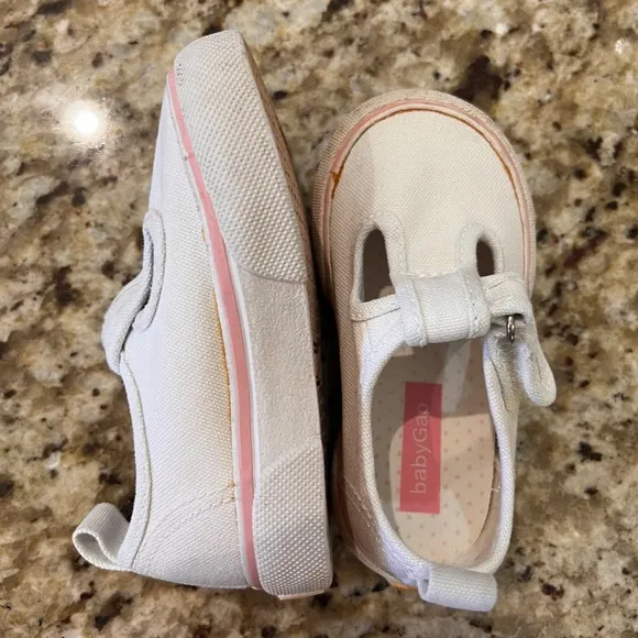 VINTAGE BABY GAP CANVAS sneakers Toddler size 6