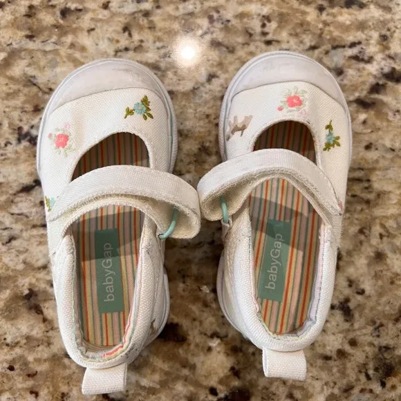 VINTAGE BABY GAP CANVAS sneakers Toddler size 6