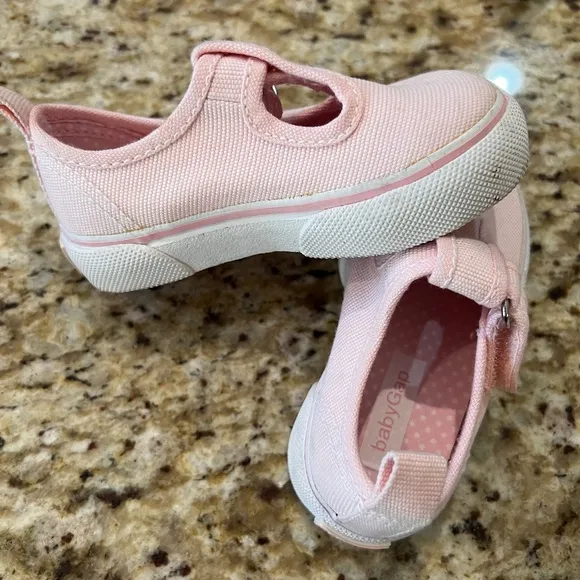 VINTAGE BABY GAP CANVAS sneakers Toddler size 6