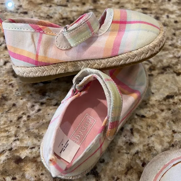 VINTAGE BABY GAP CANVAS sneakers Toddler size 6