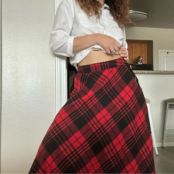 Vintage Wool Blend Plaid Midi Skirt – Red &amp; Black