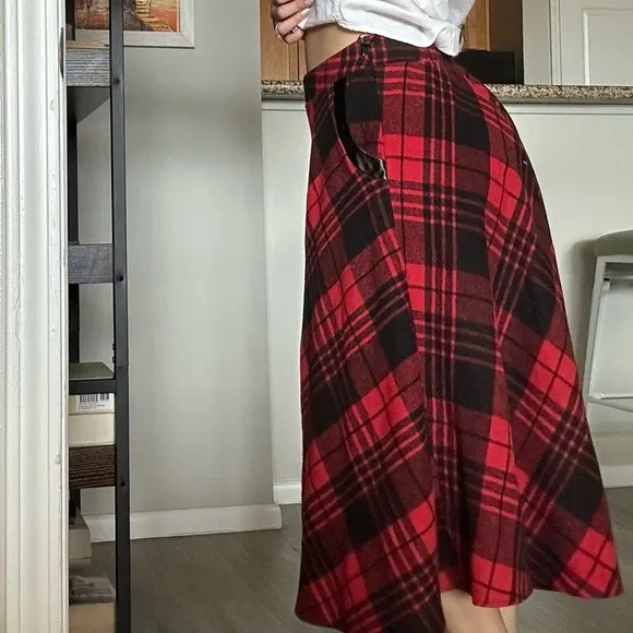 Vintage Wool Blend Plaid Midi Skirt – Red &amp; Black