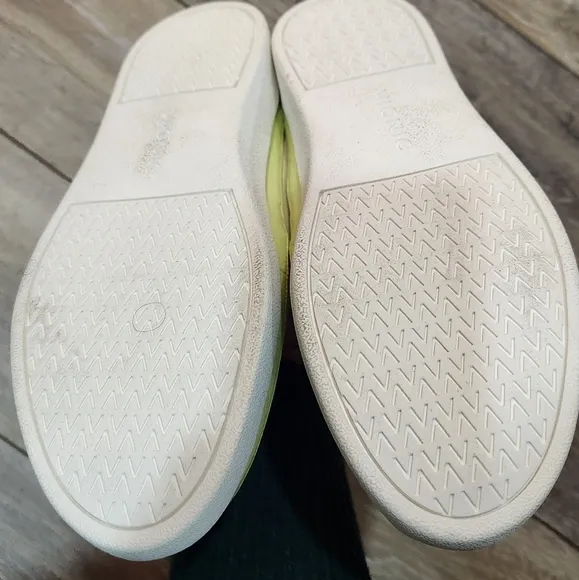 Vionic Womens Essence Effortless Backless slide Sneakers Pale Lime Green 7 mule