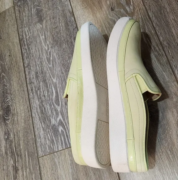 Vionic Womens Essence Effortless Backless slide Sneakers Pale Lime Green 7 mule