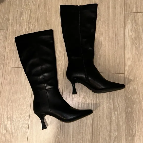 White Fox Johnson Knee High Boots Black in Size 8