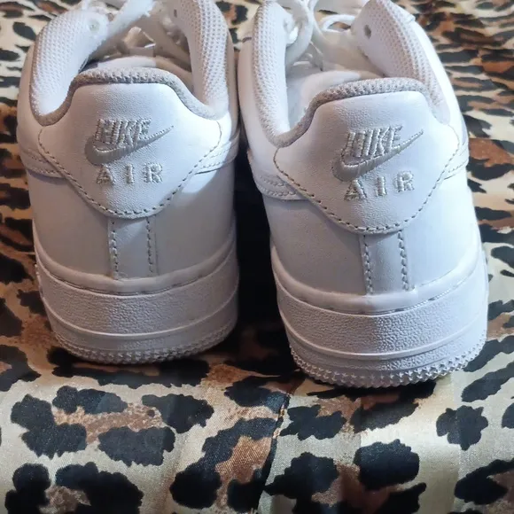 !!White Nike Air Force 1 Size 4.5Y