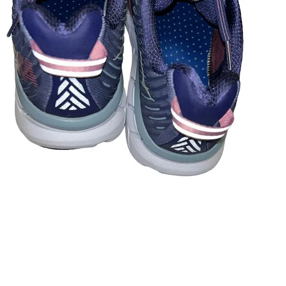 Women Hoka one one Clifton 5 sneaker size 8 shoes