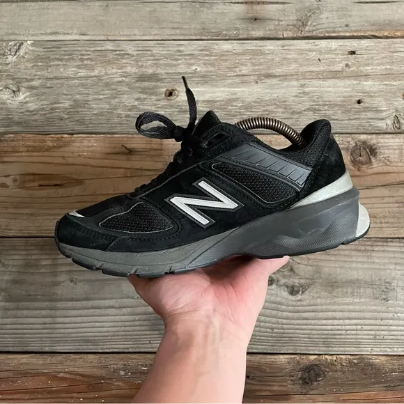 Women New Balance Made In USA United States America 990v5 Black Sneakers Shoes