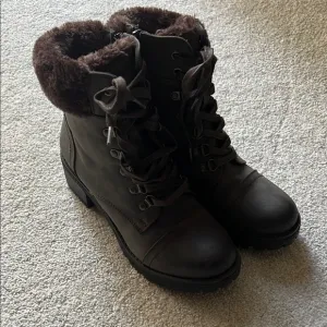 Women's Brown Fur-Lined Boots