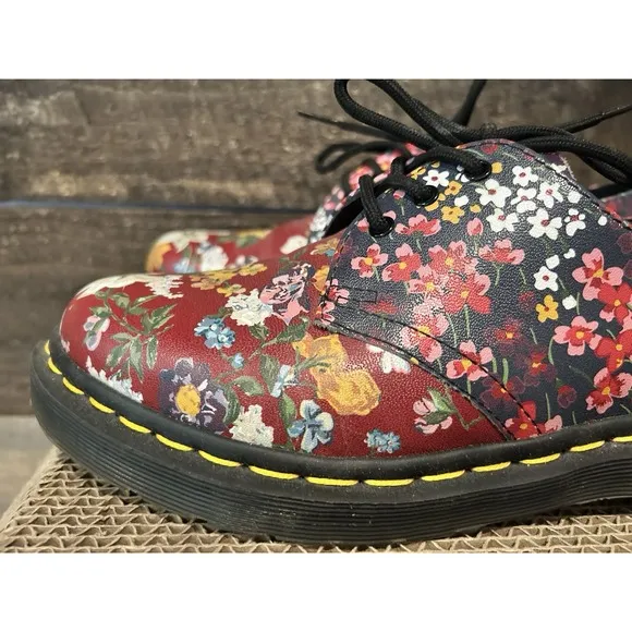 Women's Doc Martens Size 6 with Painted Flower's EUC AW004