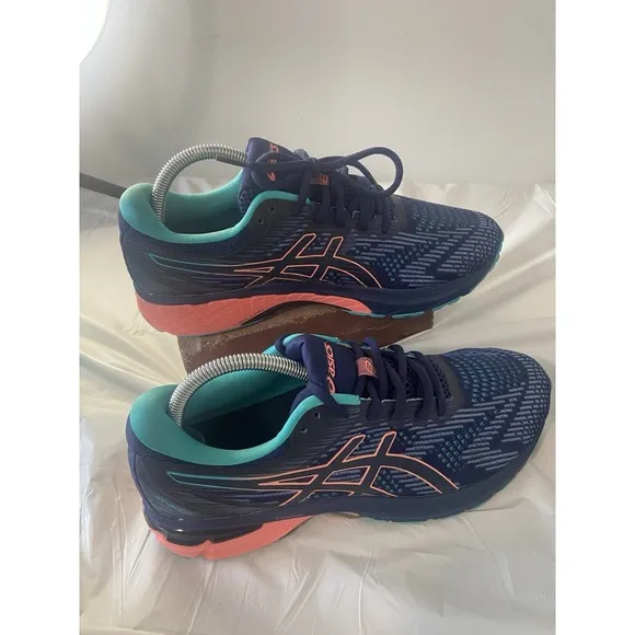 Women's GT-2000 8 Trail Running/Training Tennis Shoes-Size 9.5-Excellent Cond.