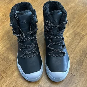 Women’s‎ Keen Insulated Boots. Size 6.5 Black Snow Rain