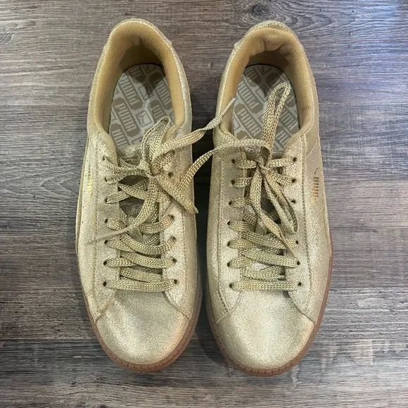 Women's Puma Gold Platform Sneakers / Size: 10 / Item# 1002-1
