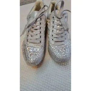 Women's‎ Steve Madden Fancy Embellished Carissa Sneakers Shoes (Size 8)