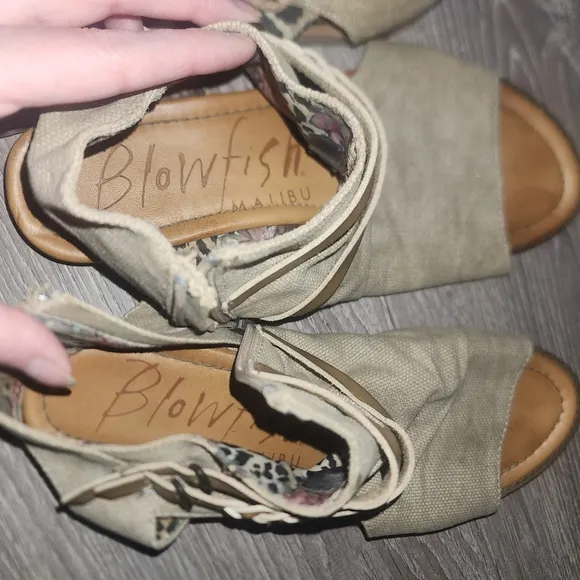 Womens Very G / Blowfish Sandal Lot size 10 &amp; 11