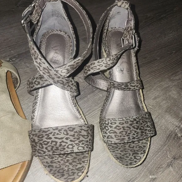 Womens Very G / Blowfish Sandal Lot size 10 &amp; 11