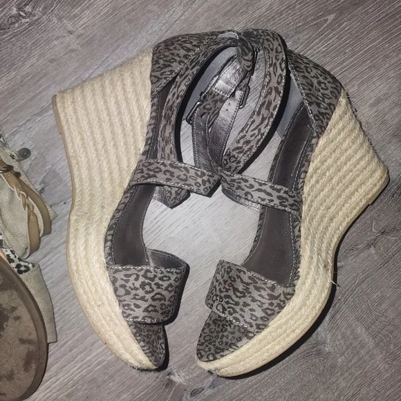 Womens Very G / Blowfish Sandal Lot size 10 &amp; 11