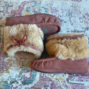 WOMEN'S SUPERLAMB NAVAJO MOCCASIN SLIPPER BOOTIES NWT!