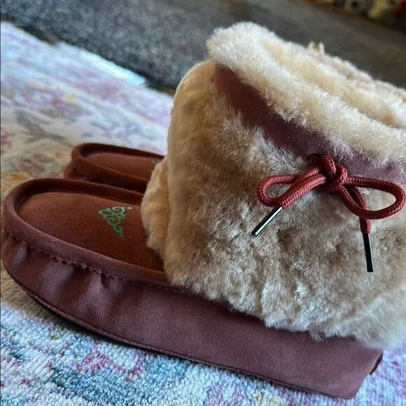 WOMEN'S SUPERLAMB NAVAJO MOCCASIN SLIPPER BOOTIES NWT!
