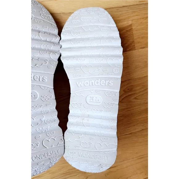 Wonders Suki Sneaker Comfort Chunky Wedge Size US 8.5