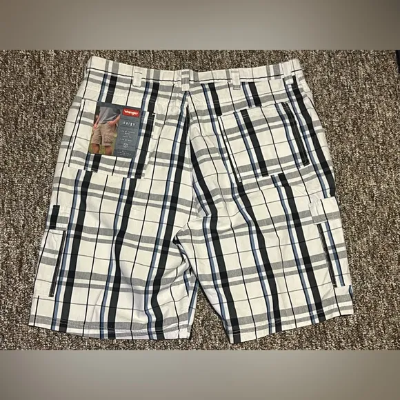Wrangler Men’s Size 42 Cargo Striped Loose Fit Cotton Summer Work Shorts