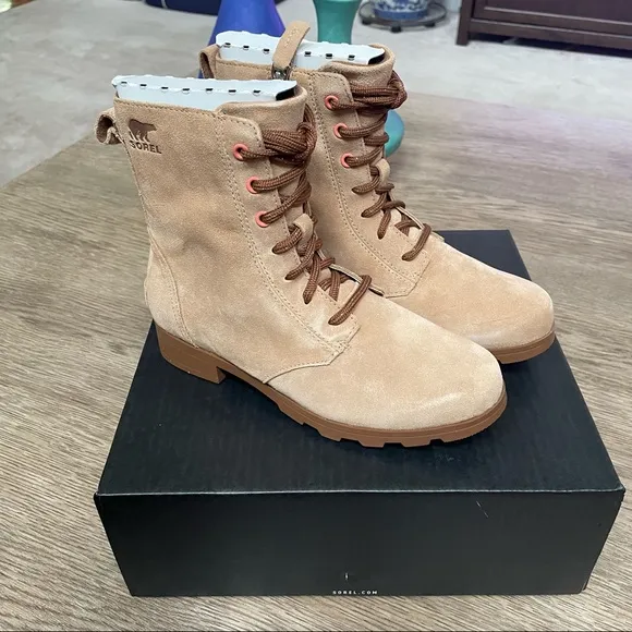 Youth girls sorel emelie lace boots. Waterproof. New