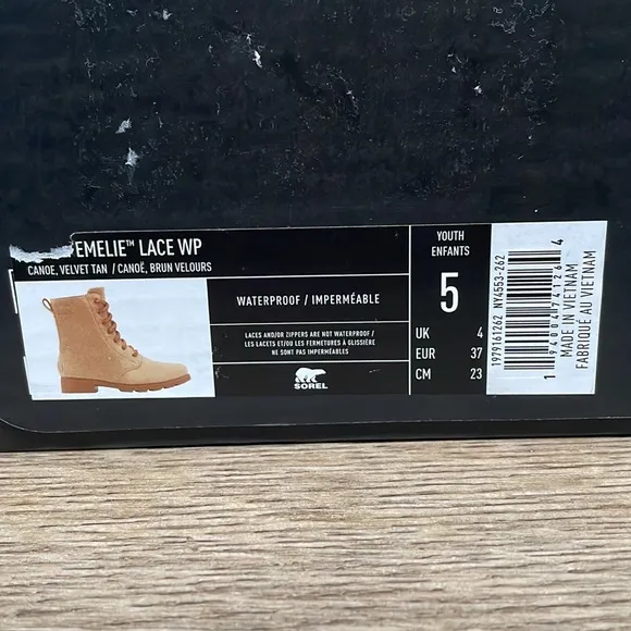 Youth girls sorel emelie lace boots. Waterproof. New