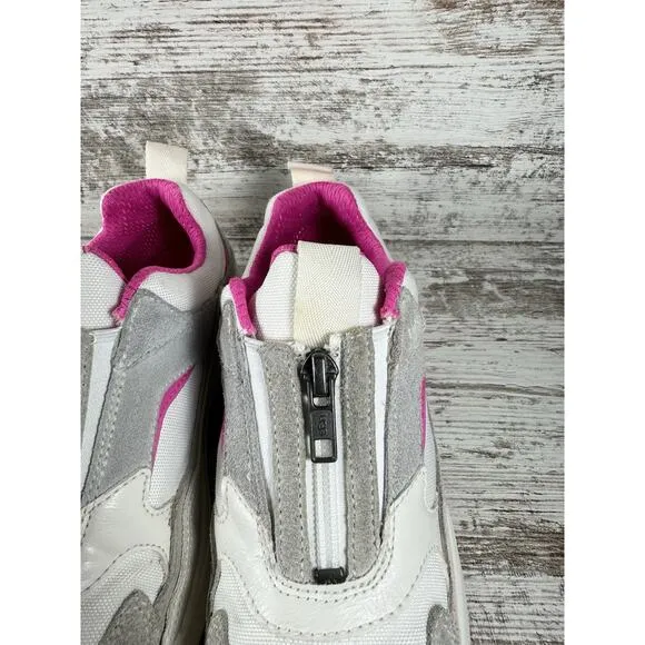 Youth UGG CA805 White/Gray Suede Zip Up Sneakers Sz 3