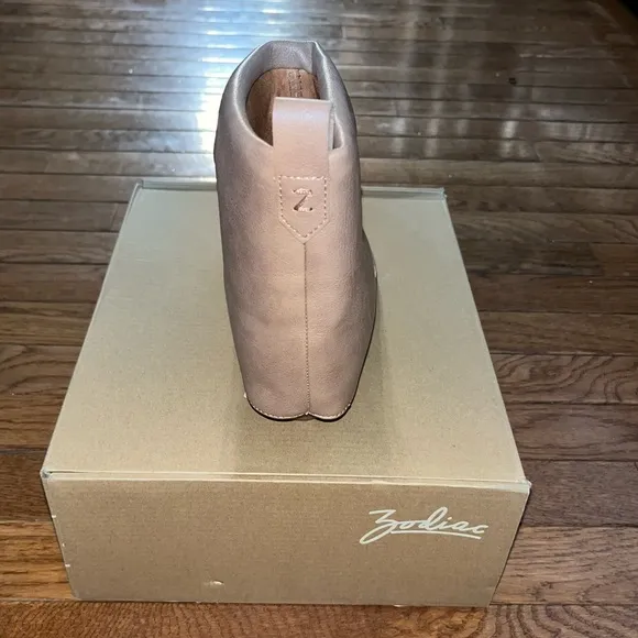 Zodiac Malina Snake Embossed Western Bootie Warm Taupe Women’s Size 8